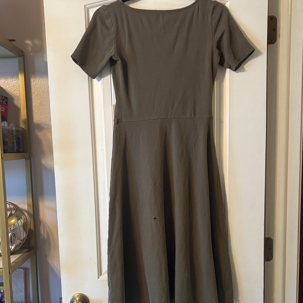 Vince Olive Midi Dress - has hole and missing belt - Picture 7 of 10